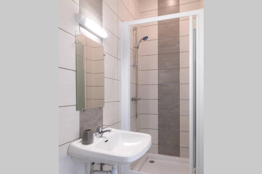Studio Meuble Verdun - 3Eme Etage, Verdun エクステリア 写真